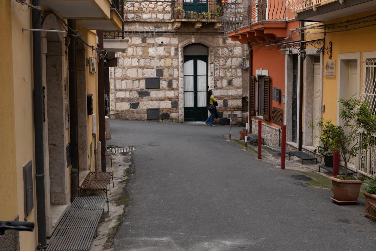 Amuni Taormina Apartment Bagian luar foto