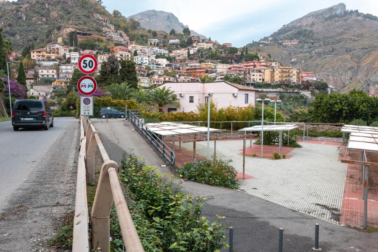 Amuni Taormina Apartment Bagian luar foto