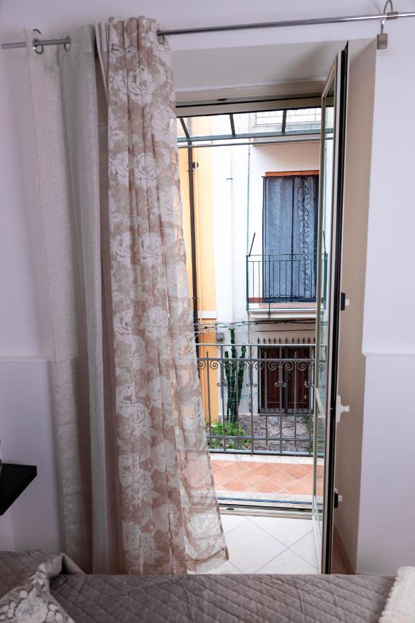 Amuni Taormina Apartment Bagian luar foto